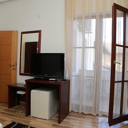 Hotel Venisi Prizren Bagian luar foto