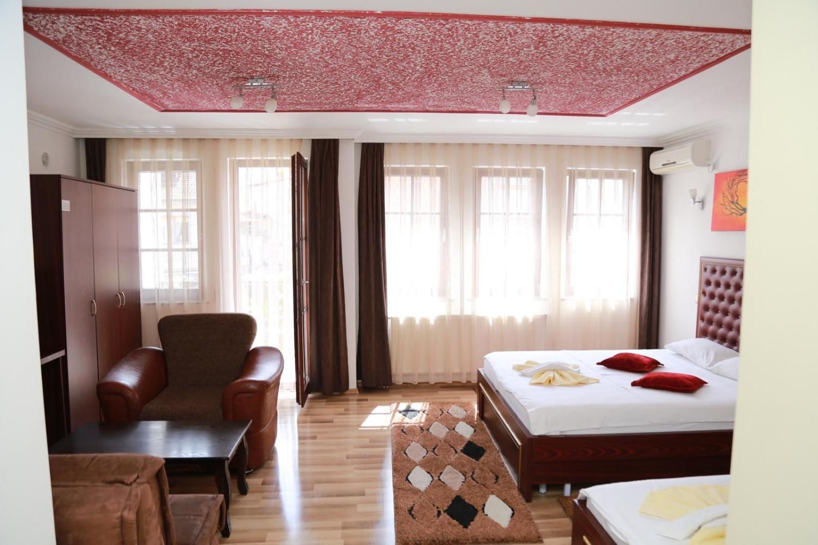 Hotel Venisi Prizren Bagian luar foto